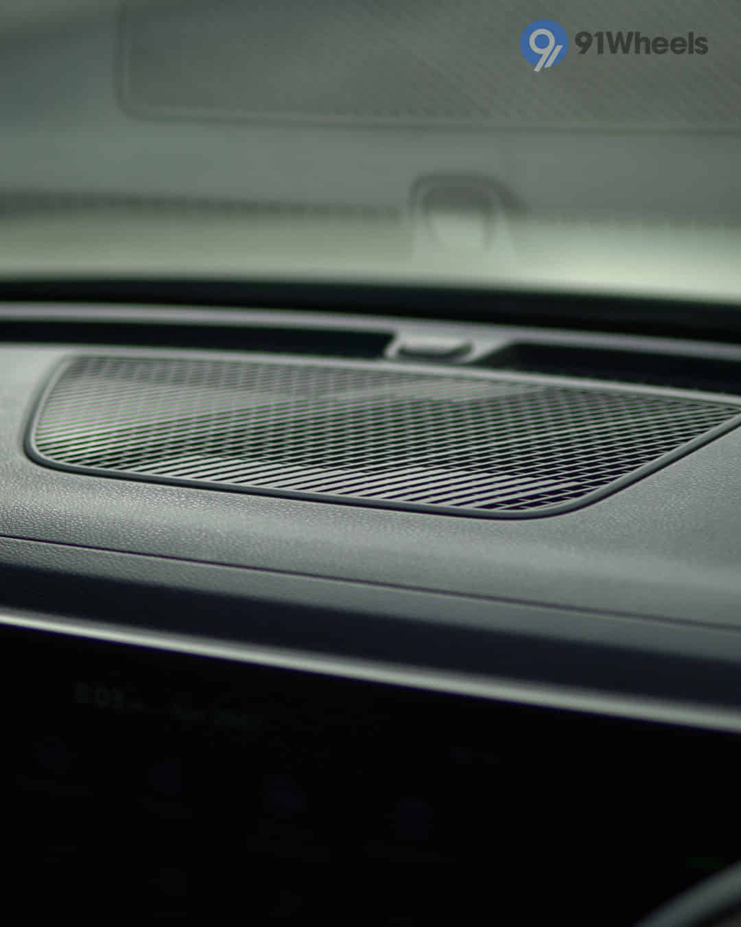 Central Dashboard Top Storage / Speaker