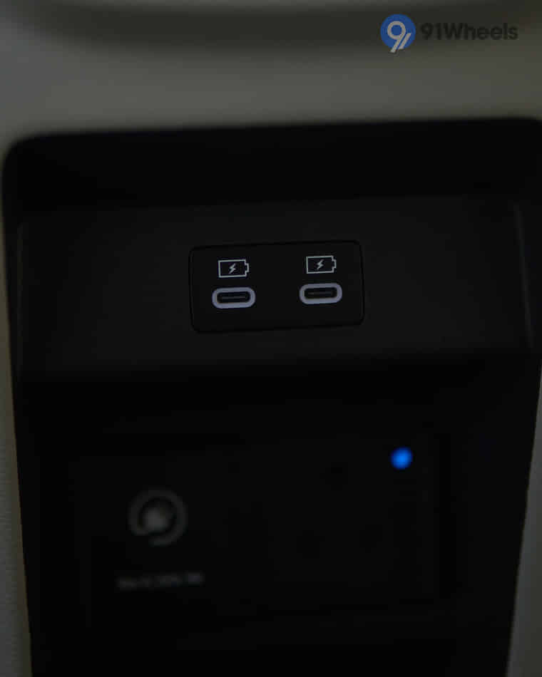 Infotainment & Charging - 5