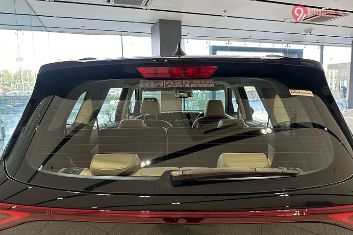 KIA Carens Rear Windshield/Windscreen