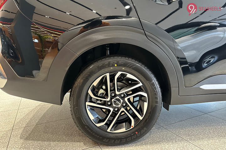 KIA Carens Rear Fender KIA Carens Rear Fender