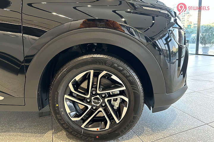 KIA Carens Front Fender