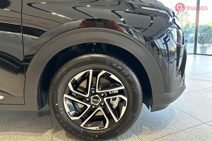 KIA Carens Front Fender