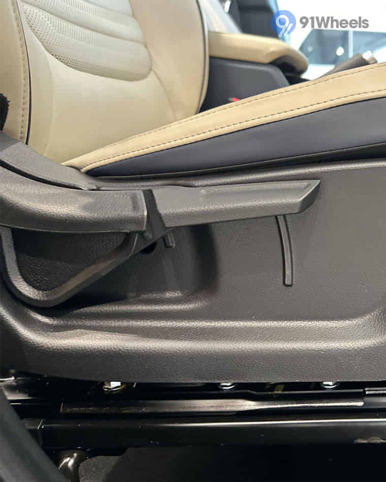 Seats & Cabin Comfort - 6