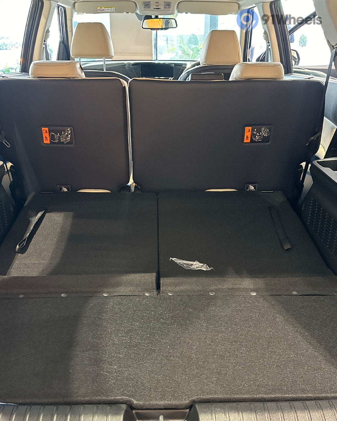 Bootspace & Utility - 2 Bootspace & Utility - 2