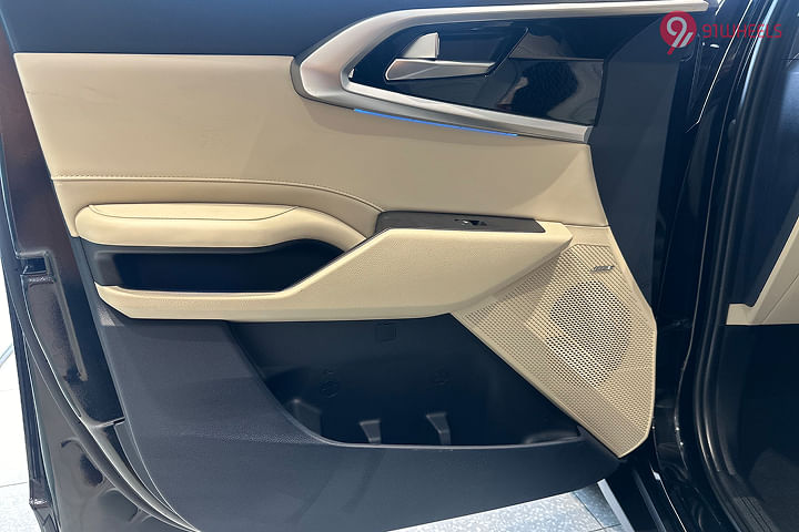KIA Carens Driver Side Door Pad Handle