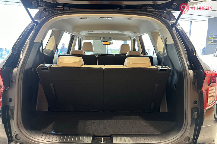 KIA Carens Open Boot/Trunk