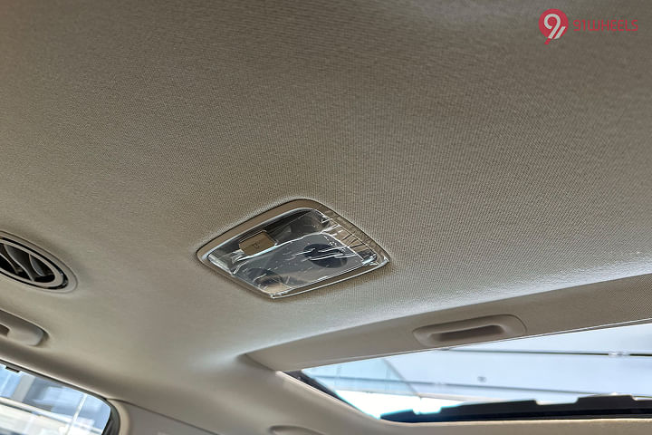 KIA Carens Rear Row Roof Mounted Cabin Lamps