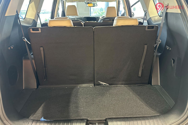KIA Carens Bootspace