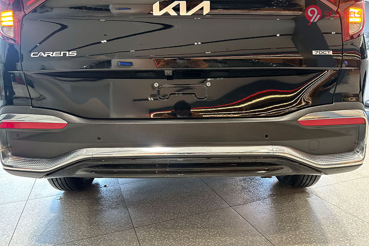 KIA Carens Reflector