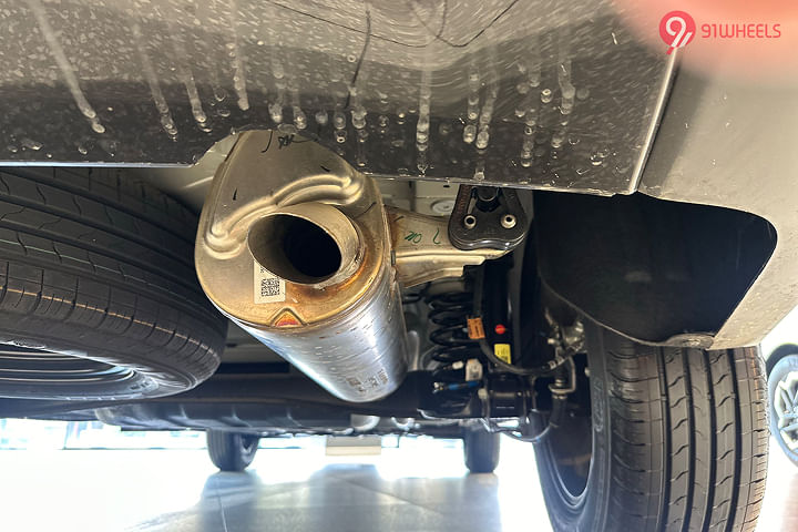 KIA Carens Exhaust Pipes