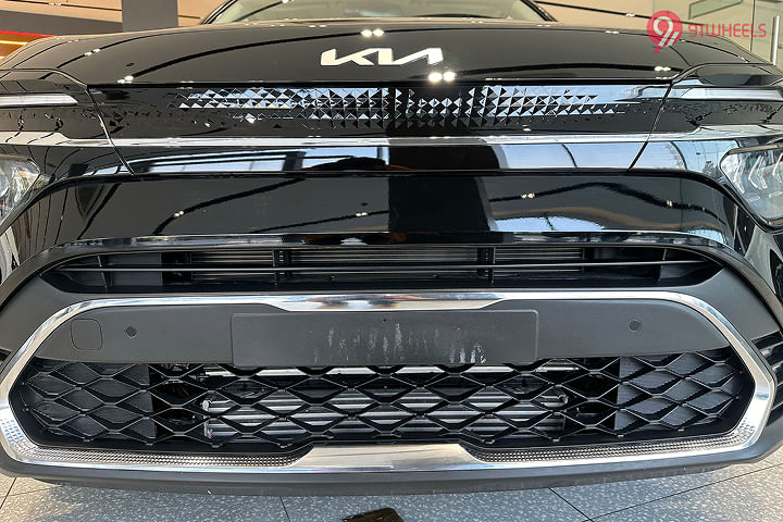 KIA Carens Grille