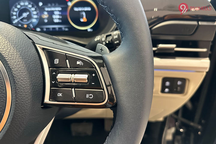 KIA Carens Right Steering Mounted Controls