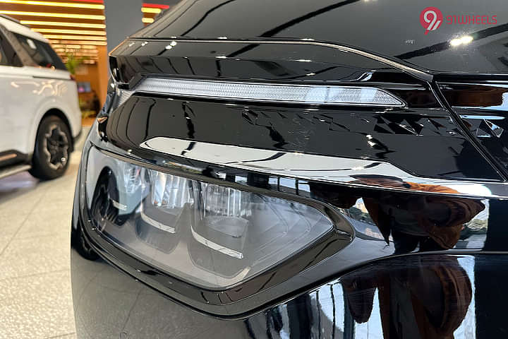 KIA Carens Headlight