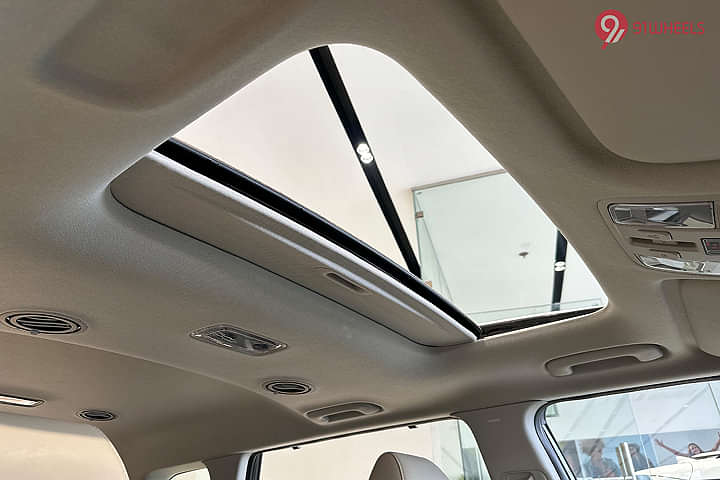 KIA Carens Cabin Roof