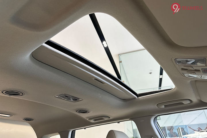 KIA Carens Cabin Roof