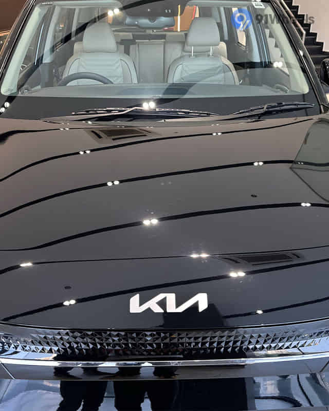 Carens Bonnet / Hood Release