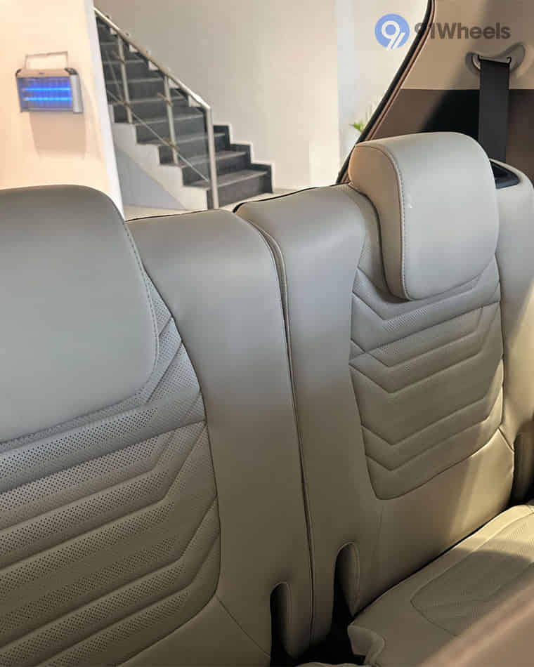 Seats & Cabin Comfort - 7