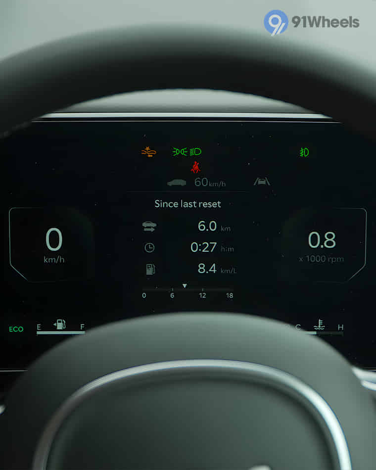 Dashboard & Front Cabin - 6