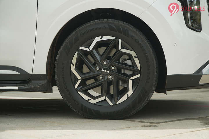 KIA Carnival Wheel