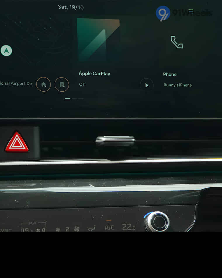 Dashboard & Front Cabin - 9