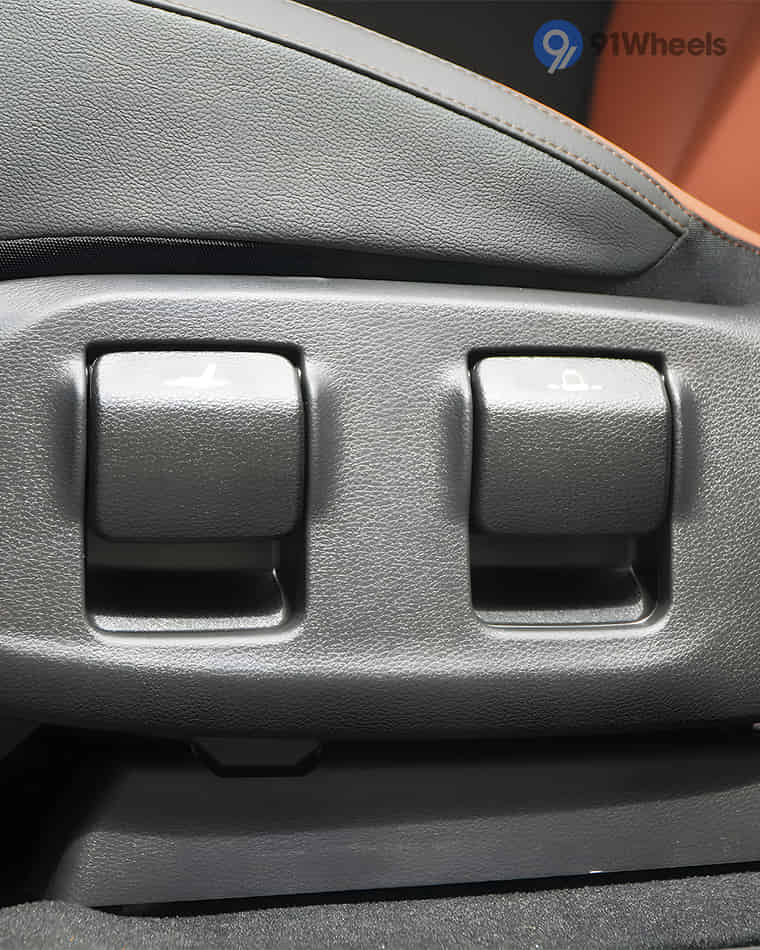 Seats & Cabin Comfort - 4