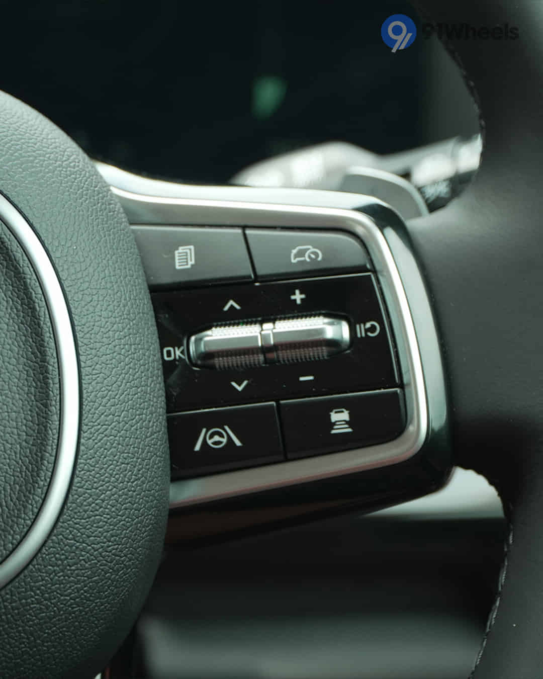 Right Steering Mounted Controls