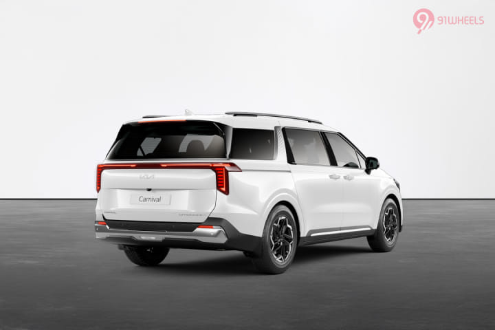 KIA Carnival Right Rear Three Quarter