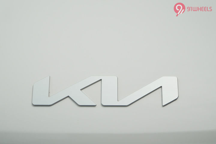 KIA Carnival front badge
