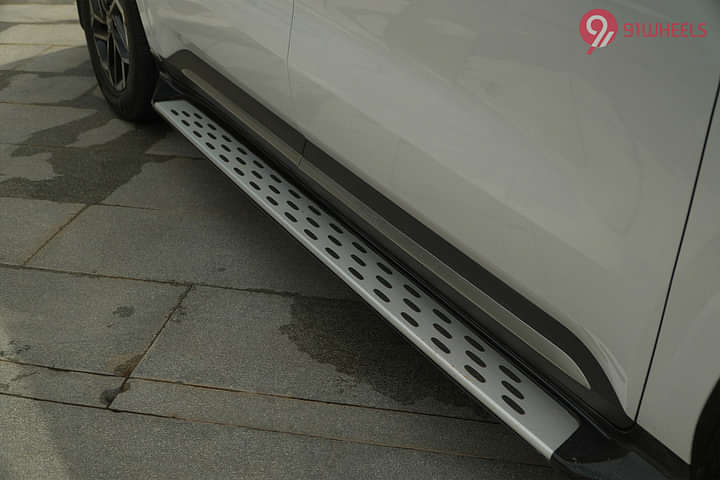 KIA Carnival Foot Board