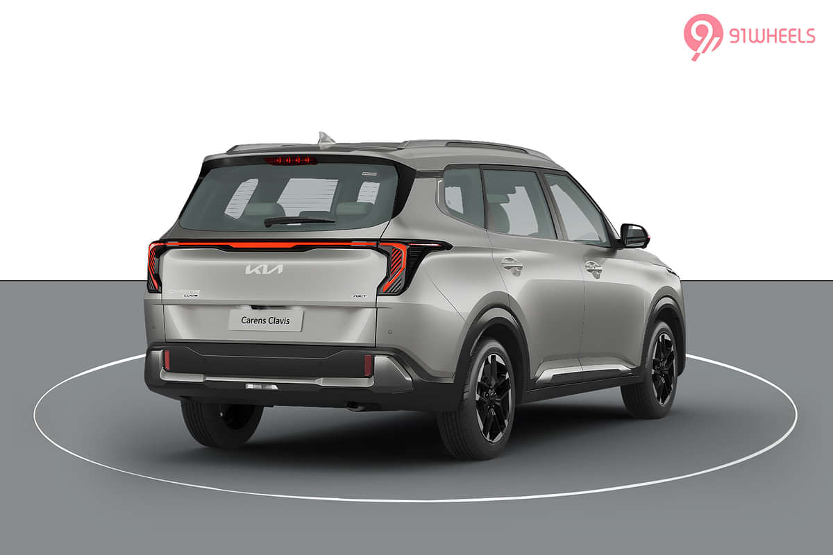 KIA Carens Clavis Right Rear Three Quarter