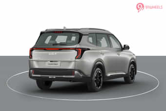 KIA Carens Clavis Right Rear Three Quarter KIA Carens Clavis Right Rear Three Quarter