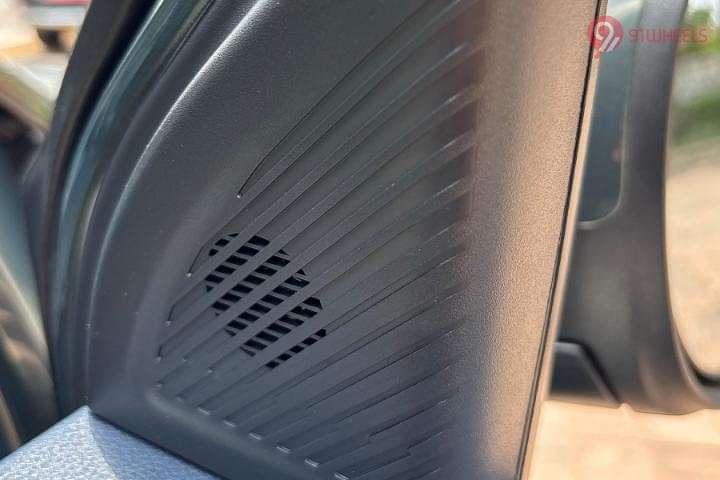 KIA Carens Clavis Central Dashboard - Top Storage/Speaker