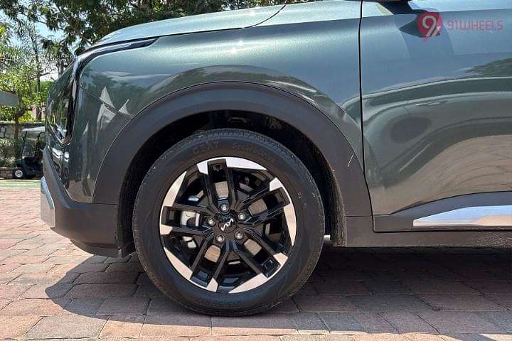KIA Carens Clavis Front Fender