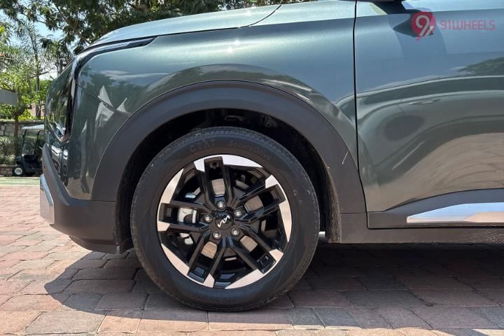KIA Carens Clavis Front Fender