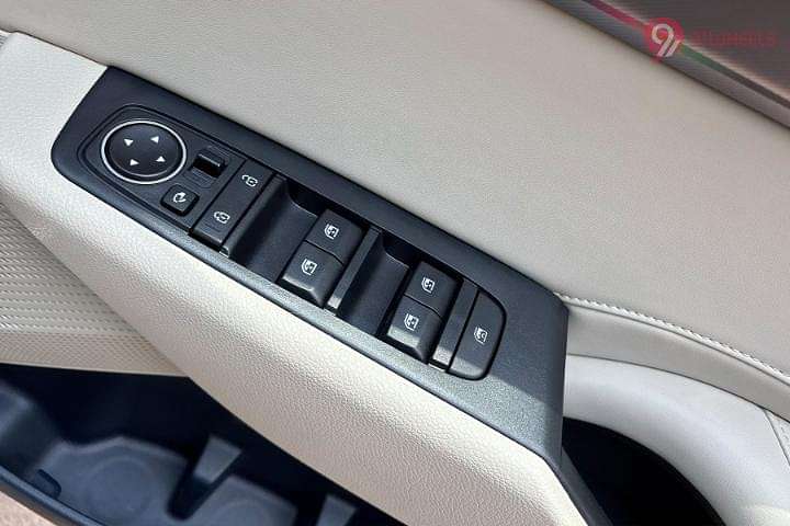 KIA Carens Clavis Driver Side Door Switches