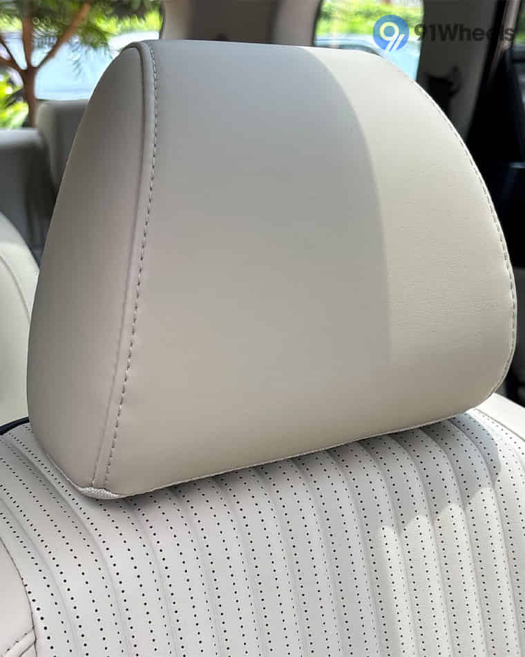 Seats & Cabin Comfort - 4