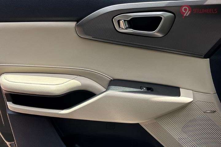 KIA Carens Clavis Rear Door Pocket