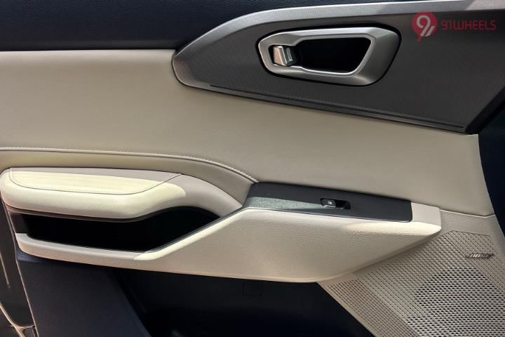 KIA Carens Clavis Rear Door Pocket