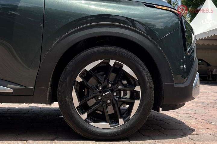 KIA Carens Clavis Wheel