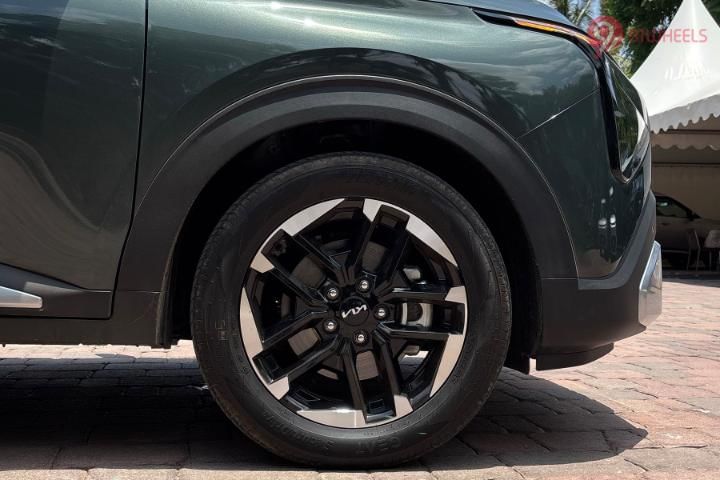 KIA Carens Clavis Wheel