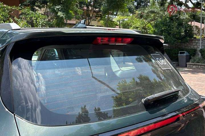 KIA Carens Clavis Rear Windshield/Windscreen