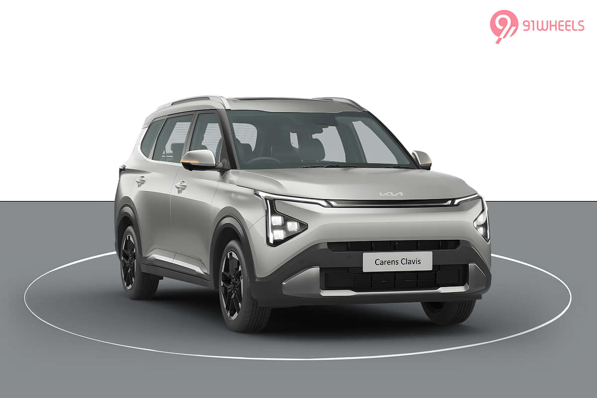 KIA Carens Clavis Right Front Three Quarter