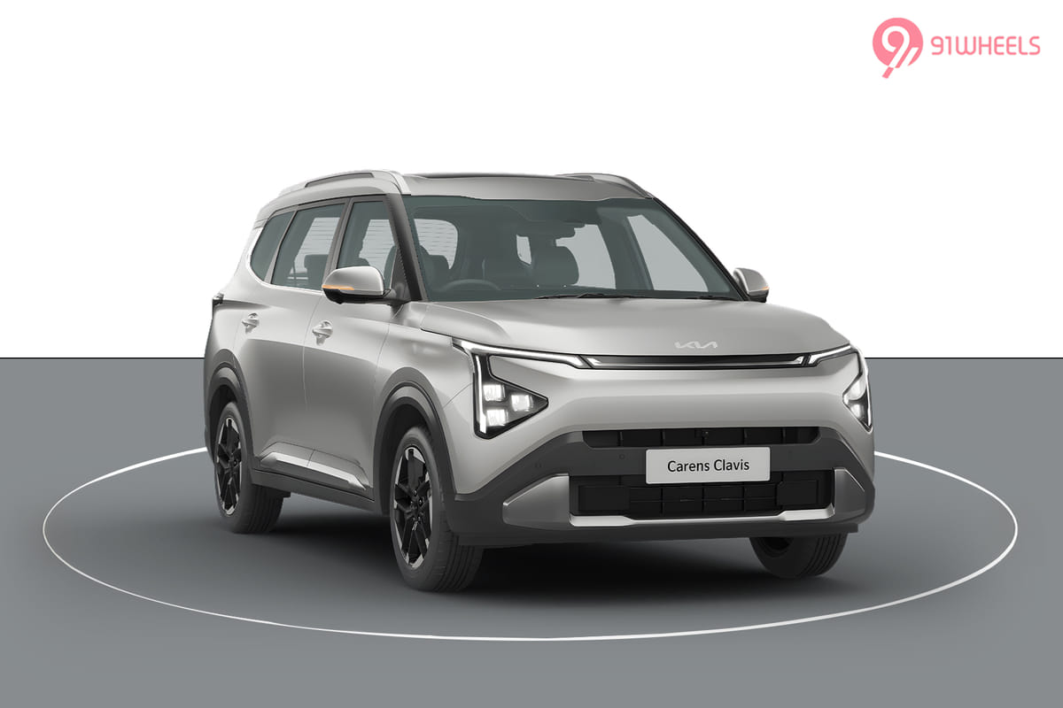 KIA Carens Clavis Right Front Three Quarter KIA Carens Clavis Right Front Three Quarter