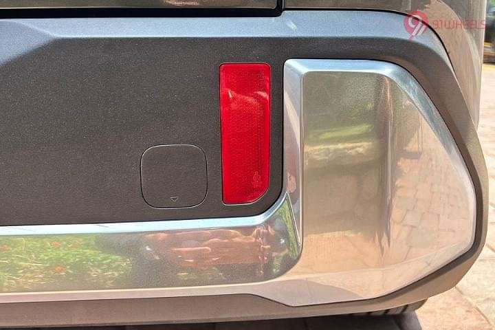 KIA Carens Clavis Reflector