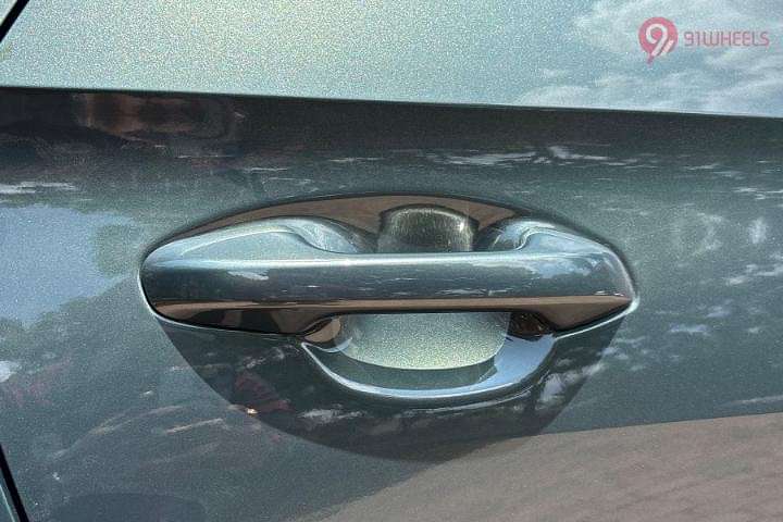 KIA Carens Clavis Rear Door Handle