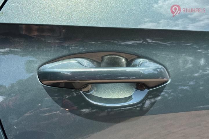 KIA Carens Clavis Rear Door Handle