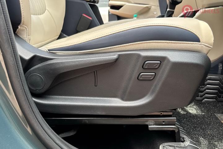KIA Carens Clavis Seat Adjustment for Driver