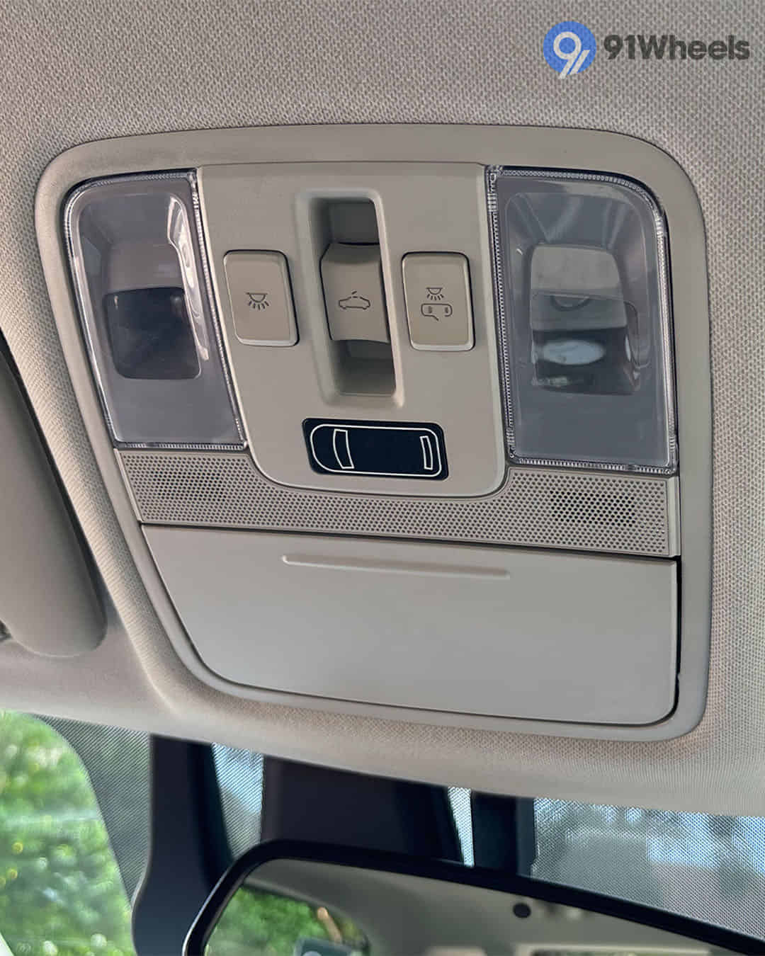 Roof Mounted Controls / Sunroof & Cabin Light Controls