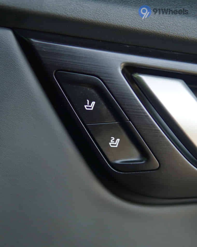 Seats & Cabin Comfort - 8