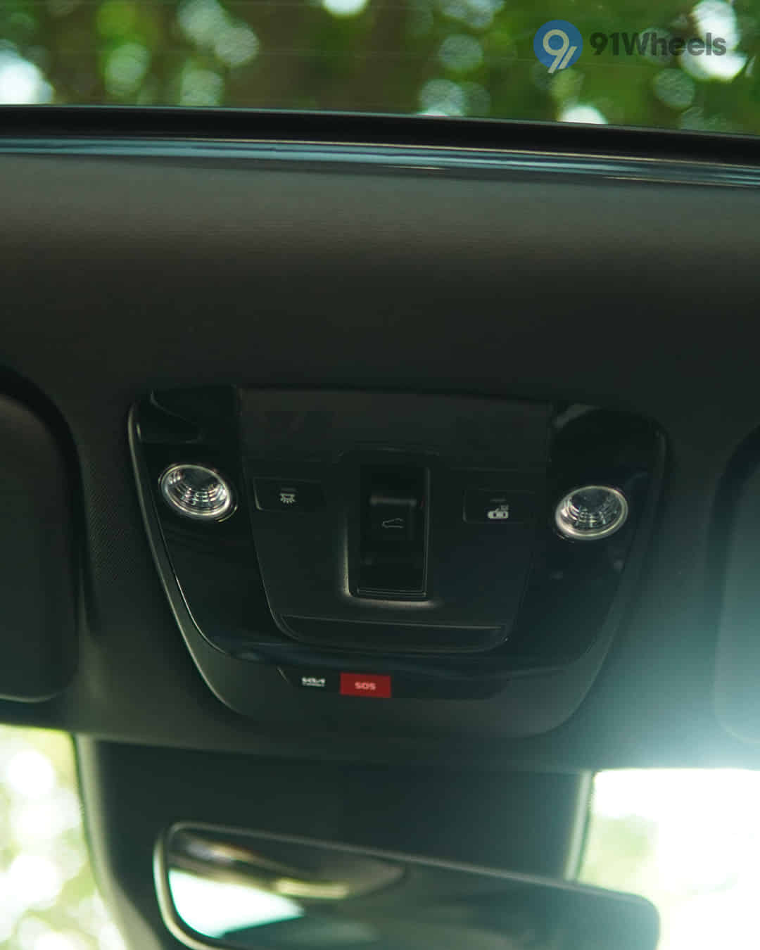 Roof Mounted Controls / Sunroof & Cabin Light Controls